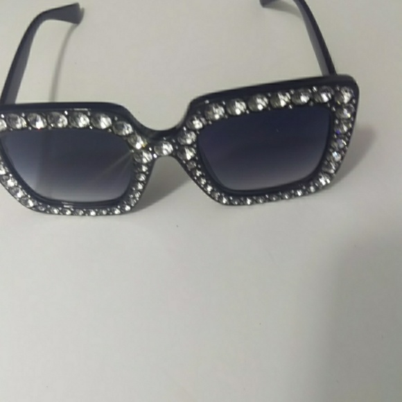 Fashion Bling gemstone sunglasses - Picture 8 of 8